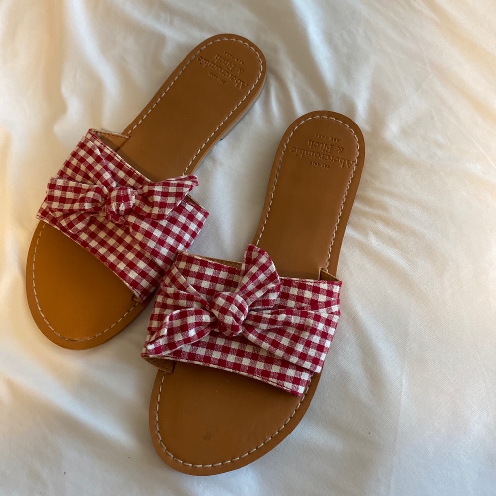 Women’s size 8 Abercrombie shoes